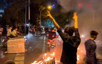 Амини Махсы - В Иране вспыхнули массовые протесты - korrespondent.net - Россия - Украина - Англия - Иран - Протесты