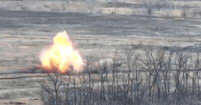 "Доездились": бойцы ВСУ эффектно уничтожили российские танки (видео)