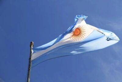 Инфляция в Аргентине превысила 100% впервые за 30 лет