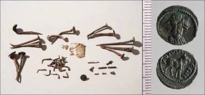 В Турции археологи в гробнице нашли магические гвозди – фото