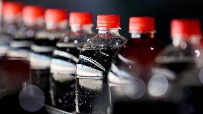 Coca-Cola осталась в лидерах по продажам газировки в России - smartmoney.one - Россия