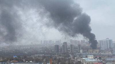 В Ростове-на-Дону большой пожар – горит здание погранслужбы ФСБ