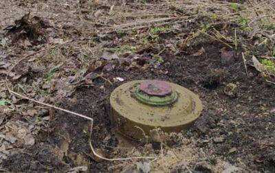 В Черниговской области трактор подорвался на мине