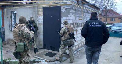 Отбирали выплаты: силовики задержали преступников, наживавшихся на украинцах во Франции (фото)