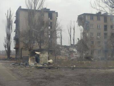 "Ровняют с землей". В Донецкой ОВА сообщили, что оккупанты ракетами, артиллерией, танками, а также из РСЗО целый день обстреливают Авдеевку