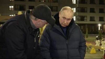 После ордера МУС и перед визитом Си. Владимир Путин посетил Мариуполь, утверждают в Кремле