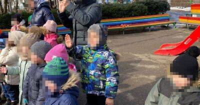 Увидел пропаганду ЛГБТ: в РФ мужчина заявил в полицию из-за скамейки в детском саду
