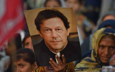 Бывшего премьер-министра Пакистана обвинили в терроризме