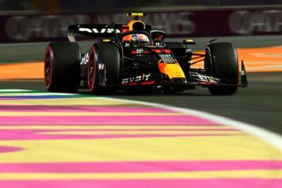 Перес выиграл Гран-при Саудовской Аравии, Ферстаппен - второй