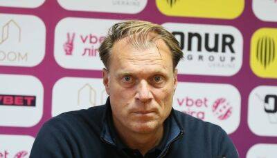 Всеукраинское объединение тренеров по футболу признало ван Леувена лучшим наставником 18-го тура УПЛ