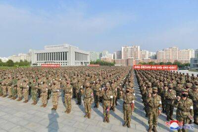 Северная Корея утверждает, что почти 800 000 человек за день записались в армию