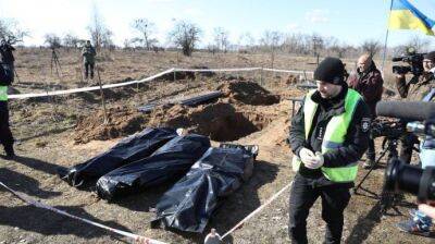 В Бородянке эксгумировали тела трех убитых россиянами жителей
