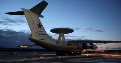 Почти взорвали. В сети появилось полное видео подлета БПЛА к российскому самолету ДРЛО А-50