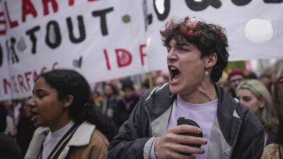 Франция: пенсионная реформа разжигает протесты