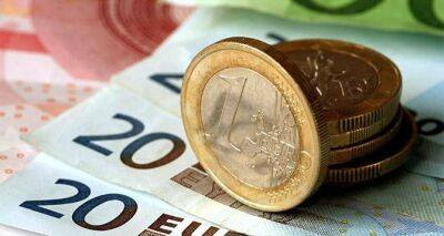 Евро продолжает стремительно поднимается вверх: курс валют на 22 марта
