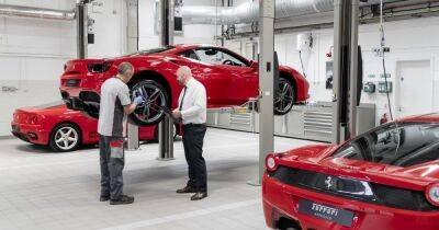 Замена кнопок за $10 000: владелец Ferrari рассказал о затратах на ремонт суперкара (фото)