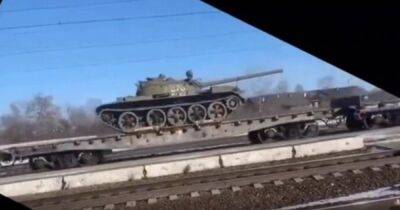 Старше Путина: в РФ начали отправлять на фронт танки Т-54 производства 1946-го года, — CIT (фото, видео)