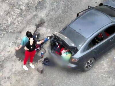 ВСУ с помощью дрона с надписью "Иди за мной" спасли женщину, автомобиль с которой расстреляли оккупанты. Полиция установила имя подозреваемого