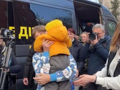 Украина вернула 17 детей, депортированных российскими оккупантами