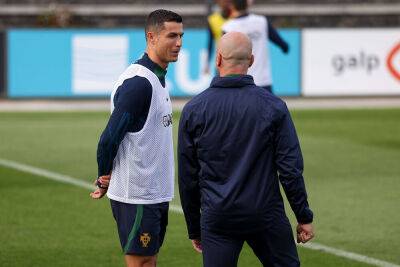 Роналду очень рад вернуться в Португалию: выложил четыре фото из расположения сборной