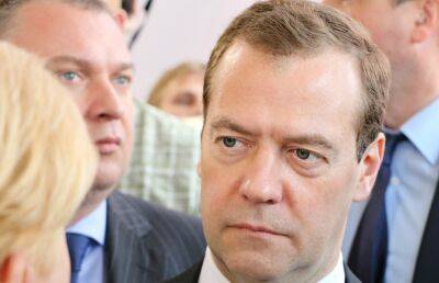 Медведев приравнял арест Путина за рубежом к объявлению войны