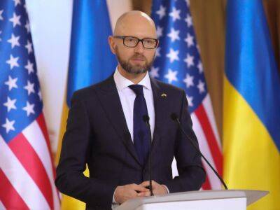 Яценюк: США поддерживают Украину, потому что если Россия выигрывает – она усиливает Китай. Все просто, одноходовка
