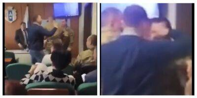 "Слышишь ты, чучело": депутат с кулаками набросился на защитника, видео - politeka.net - Украина - Киев