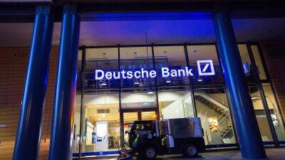 Акции Deutsche Bank упали после резкого скачка стоимости страхования от риска дефолта