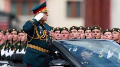 Семья генерала РФ Салюкова зарабатывает миллионы на военных праздниках
