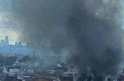 Взрыв прогремел в Киеве: в небо поднимается столб дыма и огня