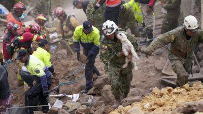 Более 60 человек пропали без вести после схода оползня в Эквадоре