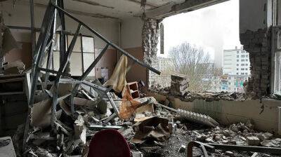 Оккупанты ночью били по херсонской больнице: много разрушений