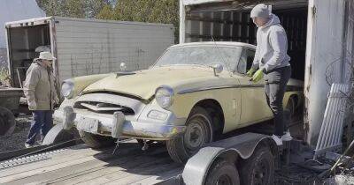 Редчайшее американское авто 50-х более 30 лет простояло заброшенным в гараже (видео)