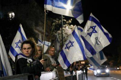 Опросы показывают, что израильтяне испытывают пессимизм относительно возможности договориться по реформе