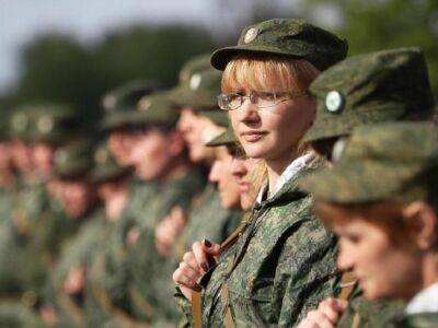 Домогательства к женщинам-военным, избения и расстрелы сослуживцев. Отслужившая россиянка рассказала об издевательствах в армии РФ