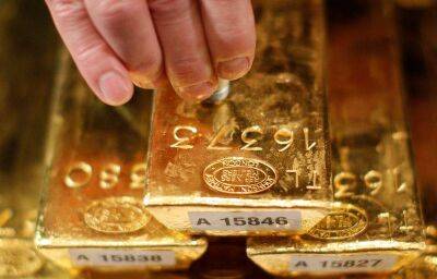 Золото снова подешевело на фоне несостоявшегося банковского кризиса - smartmoney.one - Reuters