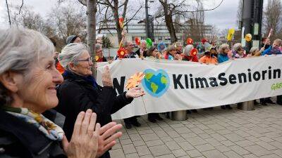 Пожилые швейцарки судятся с властями из-за изменения климата