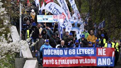 Чехи не хотят ждать пенсии до 68 лет