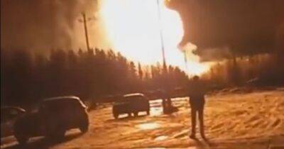 Столб огня видно за километры: в Свердловской области РФ взорвался газопровод (видео)