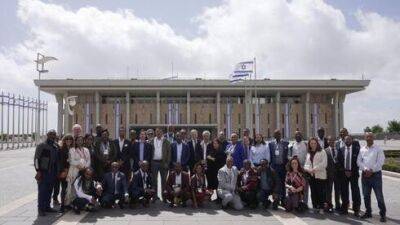 Исторический визит: спикер кнессета встретился с делегацией из Саудовской Аравии и Сомали - vesty.co.il - Израиль - Судан - Гана - Саудовская Аравия - Эмираты - Тунис - Иерусалим - Нигерия - Марокко - Иордания - Чад - Кения - Эфиопия - Намибия - Бахрейн - Сомали - Уганда - Южный Судан - Джибути - Мавритания