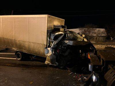 Уснувший за рулем водитель пострадал в ДТП на трассе М1 в Тверской области