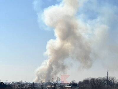 В российском краснодаре сообщают о взрывах и пожаре на территории летного училища