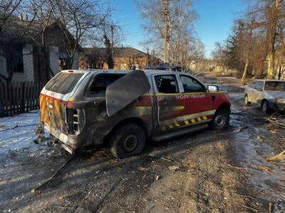 В Харьковской области уже больше недели не могут достать из-под завалов тела двух человек. Оккупанты обстреливают спасателей