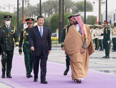 Китай готов внести больший вклад в мир и развитие на Среднем Востоке - Си Цзиньпин