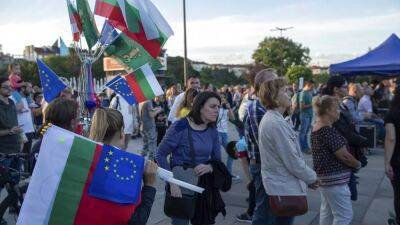 Школы Болгарии закрываются из-за угроз