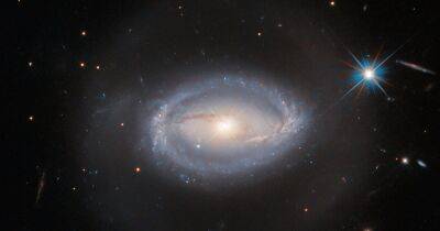 Телескоп Хаббл увидел таинственный объект, не поддающийся классификации (фото)