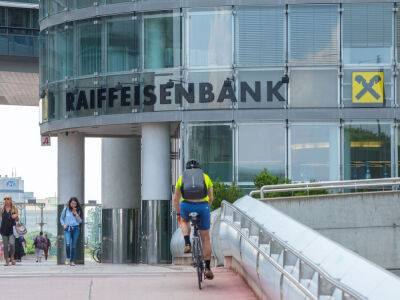 Raiffeisen наконец определился с будущим российской "дочки". Глава правления банка назвал критиков "морально высокомерными"