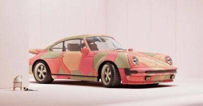 Пальто для авто: старые Porsche 911 превратили в очень необычные арт-объекты (фото)