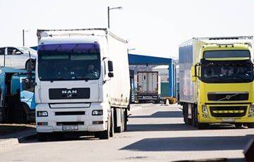 Польша объявила об ограничениях в оформлении грузовых перевозок