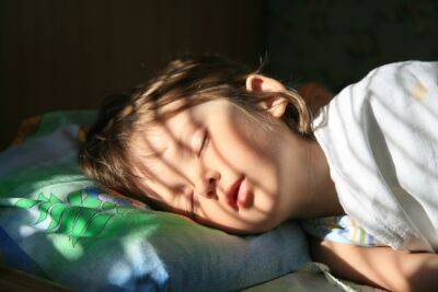 Детские сны предсказывают болезни мозга в старости